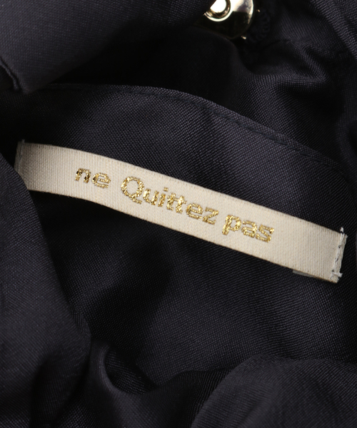 Spick & Span（スピックアンドスパン）の「ne Quittez pas / ヌキテパ POLY DUPIN EMB MINI BAG 012041NA1（ハンドバッグ・レディース・グリーン/ネイビー・MEDIUM）」の13枚目の写真