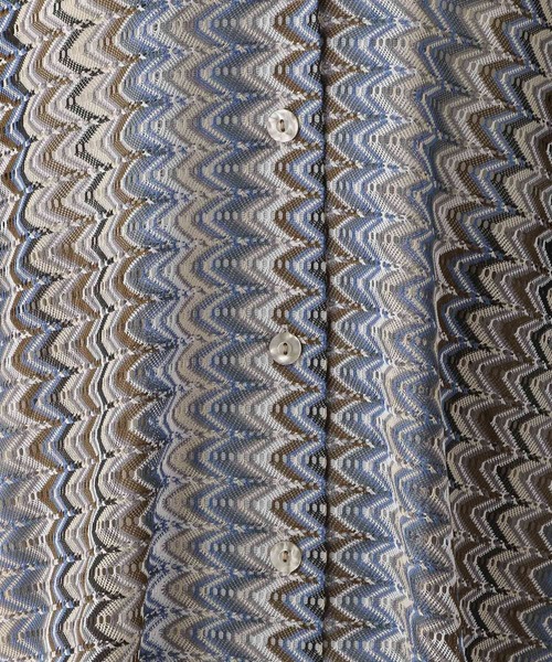 LEPSIM(レプシィム)の「レーシー柄シャツ 116752(シャツ/ブラウス・レディース・ブラック/ブルー・FREE)」の3枚目の写真