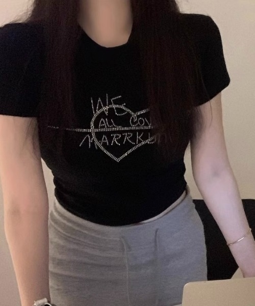 LADY LIKE（レディライク）の「【新色追加】ラインストーンハートロゴコンパクトTシャツ（Tシャツ/カットソー・レディース・ブラック/ホワイト/レッド/チャコールグレー・M）」の10枚目の写真