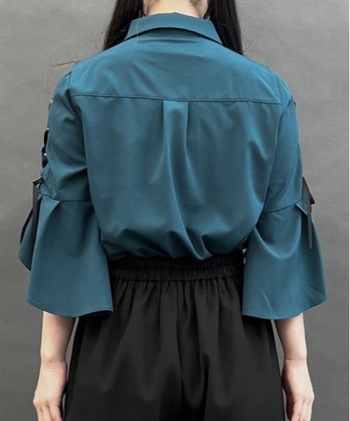 axes femme POETIQUE（アクシーズファムポエティック）の「クロスチャーム付フレア袖ブラウス（シャツ/ブラウス・レディース・キナリ/ブラック/ブルーグリーン・M）」の10枚目の写真