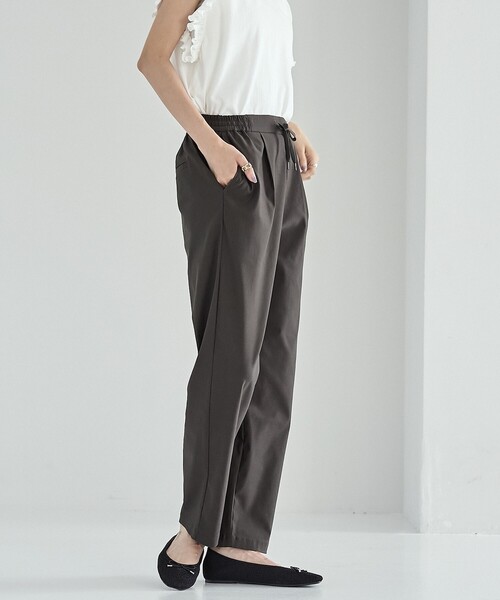 coen(コーエン)の「マルチファンクションやみつきテーパードパンツ(WEB限定サイズ)(スラックス・レディース・ブラック/ターコイズブルー/ワインレッド/ロイヤルブルー/ダークグレー・S/M/L/XL)」の14枚目の写真