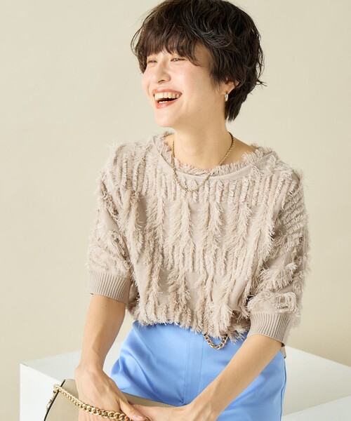 NOLLEY’S(ノーリーズ)の「《手洗い可能》カットフリンジドルマンプルオーバーニット(ニット/セーター・レディース・ブラック/ベージュ・38)」の2枚目の写真