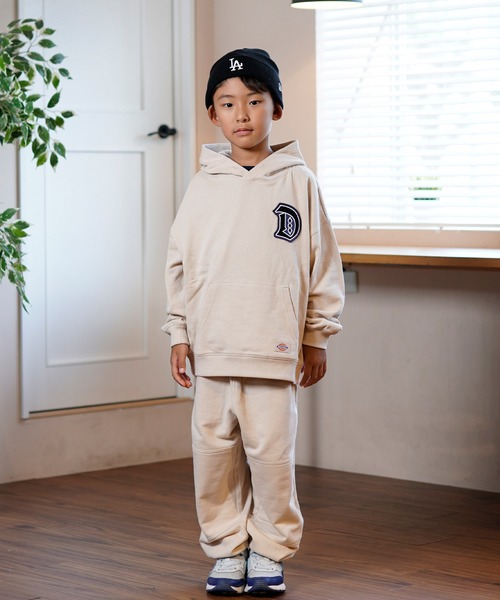 Dickies（ディッキーズ）の「【ムラサキスポーツ限定】Dickies/ディッキーズ キッズ パーカー MS DK ワッペン入りフーディ 80753500（パーカー・キッズ・オフホワイト/グレー/ブラック・130cm/140cm/150cm/160cm）」の5枚目の写真