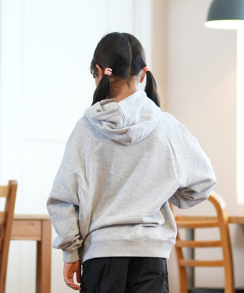 Dickies（ディッキーズ）の「【ムラサキスポーツ限定】Dickies/ディッキーズ キッズ パーカー MS DK ワッペン入りフーディ 80753500（パーカー・キッズ・オフホワイト/グレー/ブラック・130cm/140cm/150cm/160cm）」の17枚目の写真