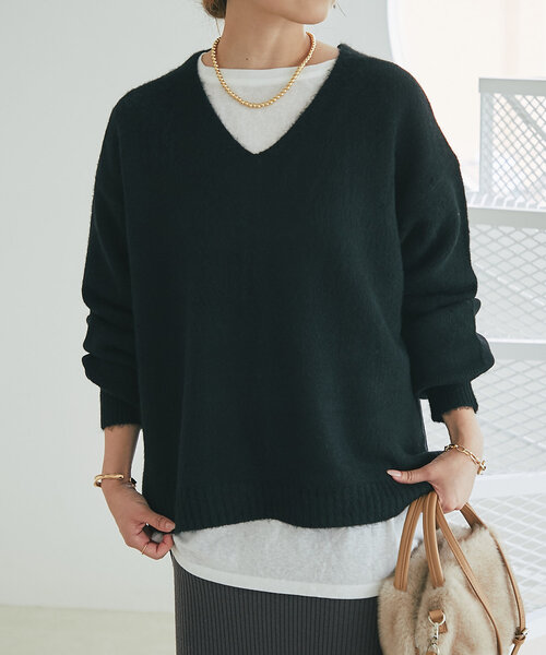 un dix cors（アンディコール）の「《柔らかく軽い着心地》ヤクライクVネックニット（ニット/セーター・レディース・グレー/ブラック/ホワイト系その他/パープル/イエロー・FREE）」の6枚目の写真