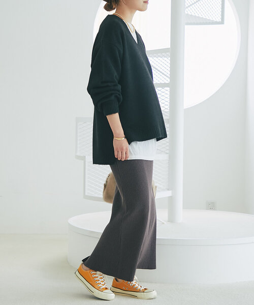 un dix cors（アンディコール）の「《柔らかく軽い着心地》ヤクライクVネックニット（ニット/セーター・レディース・グレー/ブラック/ホワイト系その他/パープル/イエロー・FREE）」の8枚目の写真