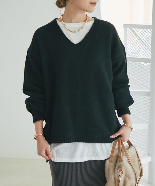 un dix cors（アンディコール）の「《柔らかく軽い着心地》ヤクライクVネックニット（ニット/セーター・レディース・グレー/ブラック/ホワイト系その他/パープル/イエロー・FREE）」の3枚目の写真