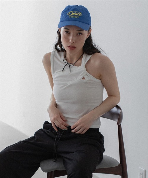 SUWDEE(スーディー)の「asymmentry tank top(タンクトップ・レディース・ホワイト/ブラック・FREE)」の1枚目の写真