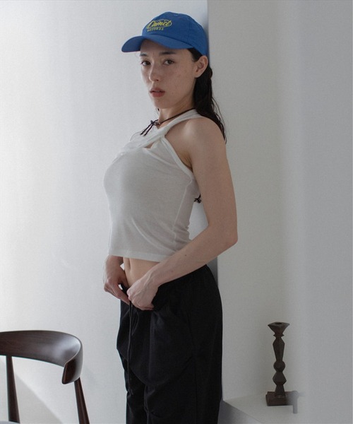 SUWDEE(スーディー)の「asymmentry tank top(タンクトップ・レディース・ホワイト/ブラック・FREE)」の4枚目の写真