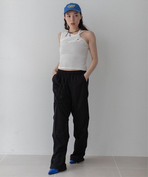 SUWDEE(スーディー)の「asymmentry tank top(タンクトップ・レディース・ホワイト/ブラック・FREE)」の3枚目の写真
