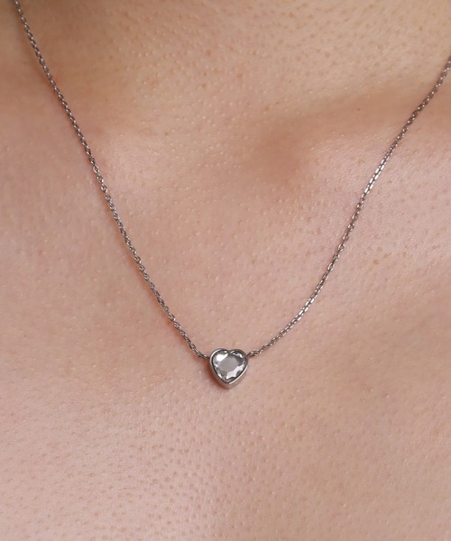 LHME（エルエイチエムイー）の「【WEB限定】“Moment”ハートストーンネックレス/クリア/サージカルステンレス（金属アレルギー対応）【LHME / エルエイチエムイー】（ネックレス・レディース・シルバー/ゴールド・45cm）」の8枚目の写真