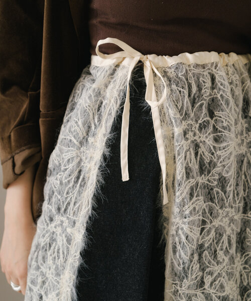Kastane（カスタネ）の「*フェザーフラワーラップスカート（ベルト・レディース・アイボリー/ブラック・FREE）」の8枚目の写真