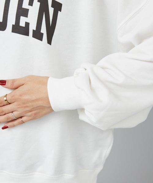 Rouge vif(ルージュヴィフ)の「【一部店舗限定】ドロップショルダーロゴスウエット(スウェット・レディース・オフホワイト/グレー・フリー)」の14枚目の写真