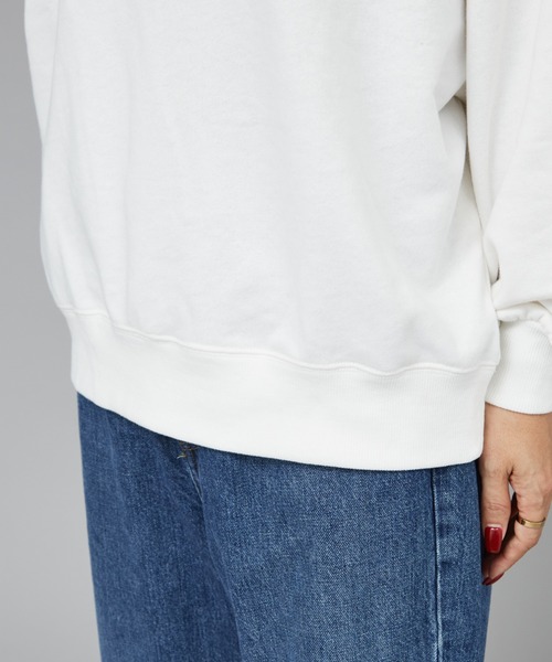 Rouge vif(ルージュヴィフ)の「【一部店舗限定】ドロップショルダーロゴスウエット(スウェット・レディース・オフホワイト/グレー・フリー)」の17枚目の写真