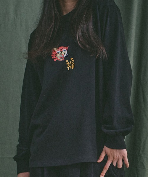 Universal Style Wear(ユニバーサルスタイルウェア)の「Universal Style Wear ベト Tee(Tシャツ/カットソー・メンズ・ブラック/オフホワイト/スミクロ・MEDIUM/LARGE/X-LARGE)」の5枚目の写真