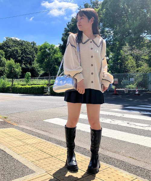 AS KNOW AS plus（アズノゥアズプラス）の「◇ハンドステッチ ビッグカラーニットカーディガン（カーディガン/ボレロ・レディース・アイボリー系/サックスブルー系/ブラック系/ブラウン系/カーキ系・FREE）」の14枚目の写真