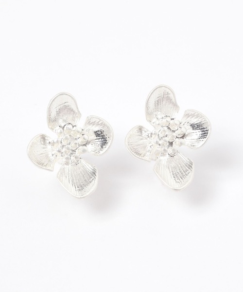 GLOBAL WORK（グローバルワーク）の「メタルフラワーイヤリング/145134（イヤリング・レディース・シルバー/ゴールド・ONE SIZE）」の2枚目の写真