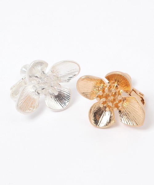 GLOBAL WORK（グローバルワーク）の「メタルフラワーイヤリング/145134（イヤリング・レディース・シルバー/ゴールド・ONE SIZE）」の3枚目の写真