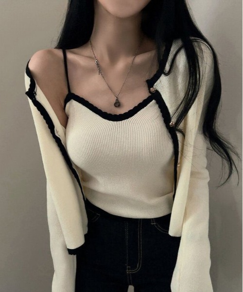 gossip!ロサンゼルス(ゴシップロサンゼルス)の「Y2K 配色スカラップニットキャミソール&カーディガンSET(Tシャツ/カットソー・レディース・オフホワイト/ブラック・FREE)」の3枚目の写真