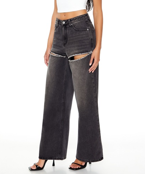 FOREVER 21（フォーエバー トゥエンティーワン）の「フロントカットワイドデニムパンツ（デニムパンツ・レディース・ブラック・27cm/25cm/24cm）」の2枚目の写真