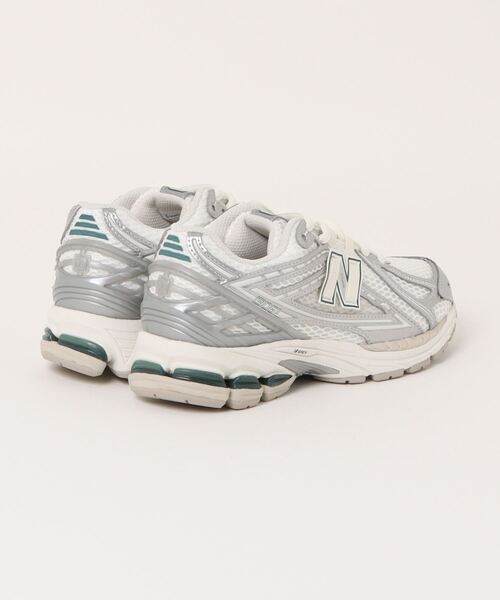 NEW BALANCE(ニューバランス)の「new balance M1906REE(スニーカー・レディース・ホワイト・23.5㎝)」の3枚目の写真