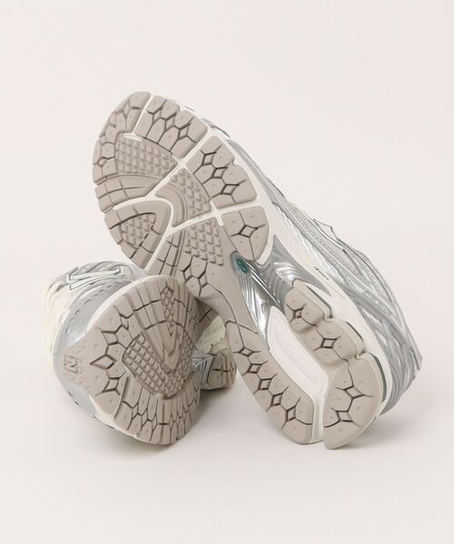 NEW BALANCE(ニューバランス)の「new balance M1906REE(スニーカー・レディース・ホワイト・23.5㎝)」の4枚目の写真