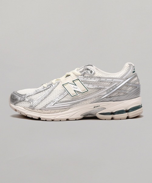 NEW BALANCE(ニューバランス)の「new balance M1906REE(スニーカー・レディース・ホワイト・23.5㎝)」の1枚目の写真