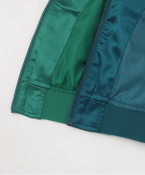 kladskap（クレードスコープ）の「電車×恐竜スカジャン（ブルゾン・キッズ・ネイビー/グリーン・90cm/100cm/110cm/120cm/130cm）」の5枚目の写真