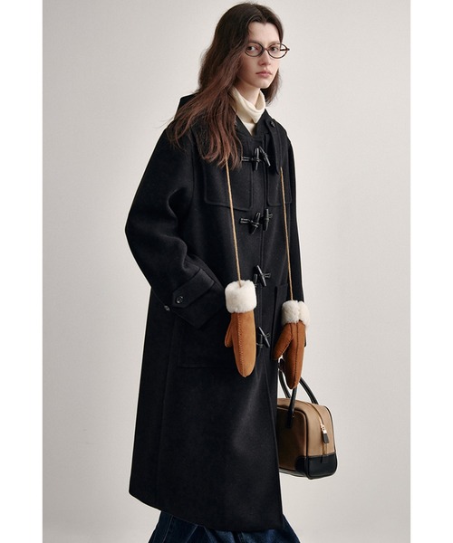 Fano Studios（ファノ ストゥディオズ）の「フード付き ダッフルロング