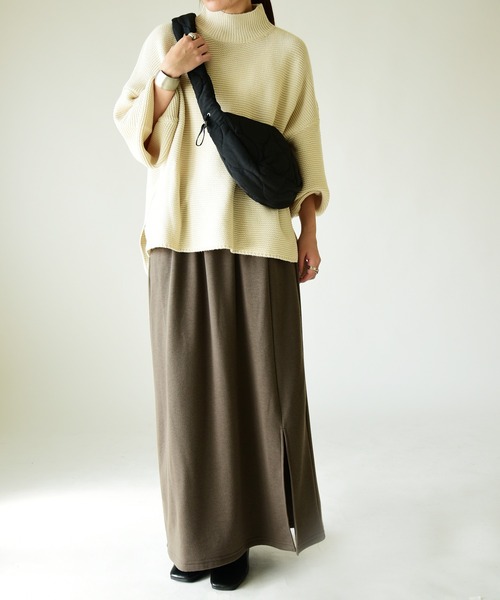 and it_（アンドイット）の「キルティングラウンドショルダーバッグ（ショルダーバッグ・レディース・ナチュラル/ブラック/キャメル・FREE）」の5枚目の写真