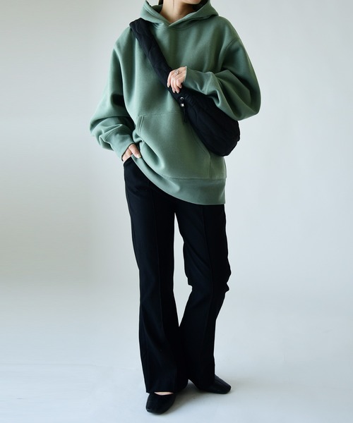 and it_（アンドイット）の「キルティングラウンドショルダーバッグ（ショルダーバッグ・レディース・ナチュラル/ブラック/キャメル・FREE）」の6枚目の写真