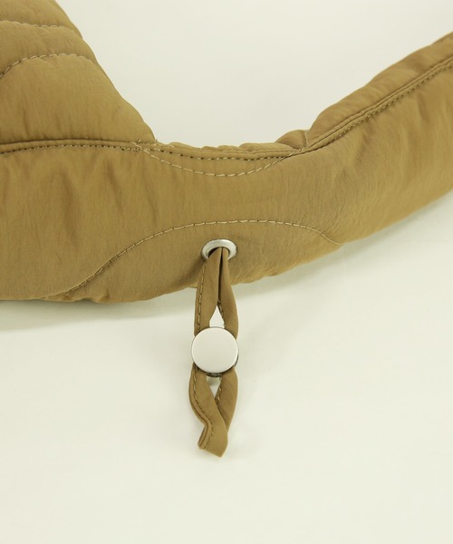 and it_（アンドイット）の「キルティングラウンドショルダーバッグ（ショルダーバッグ・レディース・ナチュラル/ブラック/キャメル・FREE）」の11枚目の写真