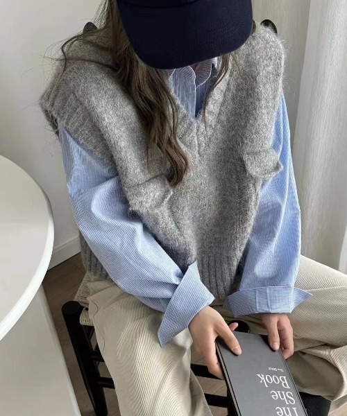 emi+（エミプラス）の「Vネックニットベスト（ベスト・レディース・杢グレー/グレー/ピンク/ブルー/モカ・FREE）」の2枚目の写真