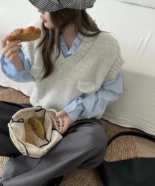 emi+（エミプラス）の「Vネックニットベスト（ベスト・レディース・杢グレー/グレー/ピンク/ブルー/モカ・FREE）」の6枚目の写真