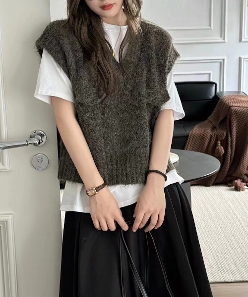 emi+（エミプラス）の「Vネックニットベスト（ベスト・レディース・杢グレー/グレー/ピンク/ブルー/モカ・FREE）」の20枚目の写真