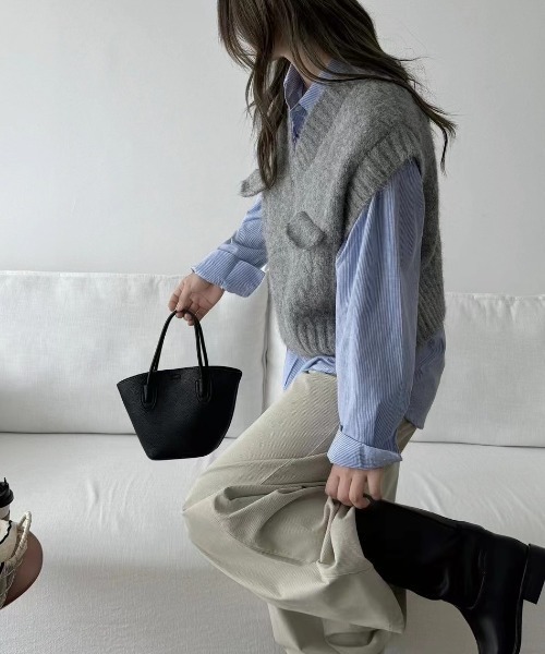 emi+（エミプラス）の「Vネックニットベスト（ベスト・レディース・杢グレー/グレー/ピンク/ブルー/モカ・FREE）」の19枚目の写真