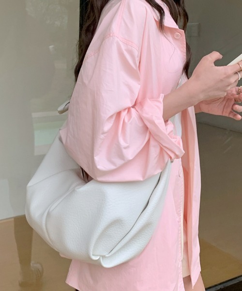 paravion（パラビオン）の「クロワッサンショルダーバッグ/B5サイズ/ショルダー調節可能（ショルダーバッグ・レディース・ホワイト/ブラック/ブラウン・FREE）」の9枚目の写真