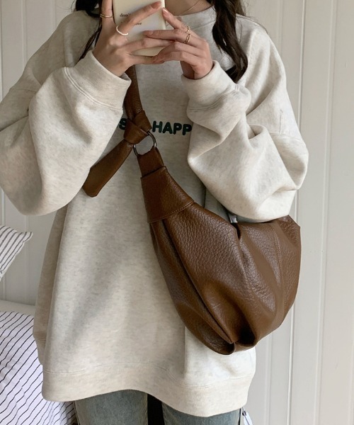 paravion（パラビオン）の「クロワッサンショルダーバッグ/B5サイズ/ショルダー調節可能（ショルダーバッグ・レディース・ホワイト/ブラック/ブラウン・FREE）」の12枚目の写真