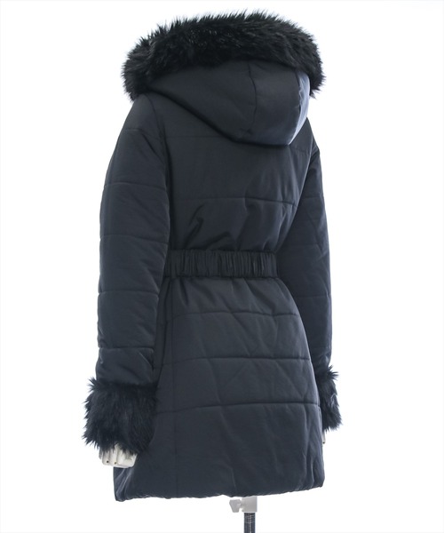 clear（クリア）の「ベルト付ミドル丈中綿ダウン[大人可愛い　体型カバー ファー] ≪2024AW新作≫（その他アウター・レディース・ブラック/アイボリー・F）」の5枚目の写真