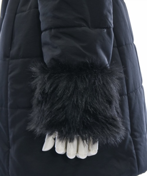 clear（クリア）の「ベルト付ミドル丈中綿ダウン[大人可愛い　体型カバー ファー] ≪2024AW新作≫（その他アウター・レディース・ブラック/アイボリー・F）」の12枚目の写真