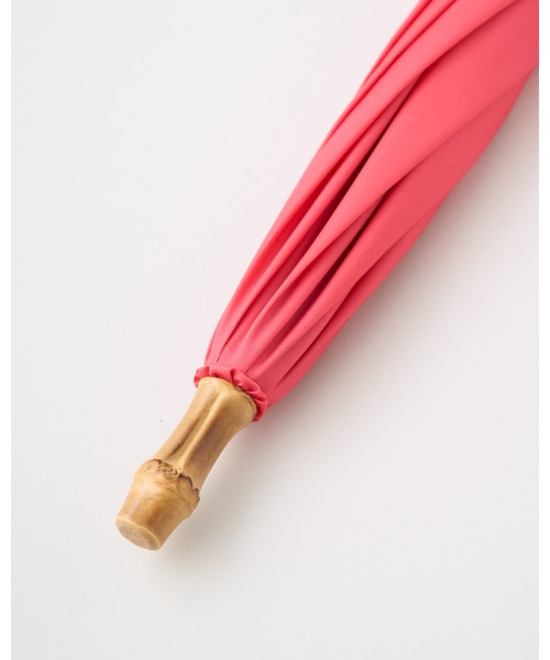 Traditional Weatherwear(トラディショナルウェザーウェア)の「UMBRELLA BAMBOO LITE(長傘・レディース・コーラルピンク/ブルー系・F)」の3枚目の写真