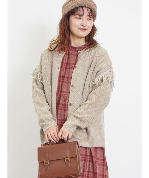 Samansa Mos2（サマンサ モスモス）の「フリンジ前後2WAYニット（カーディガン/ボレロ・レディース・ブルー/チャコールグレー/カーキ/ベージュ・F）」の3枚目の写真