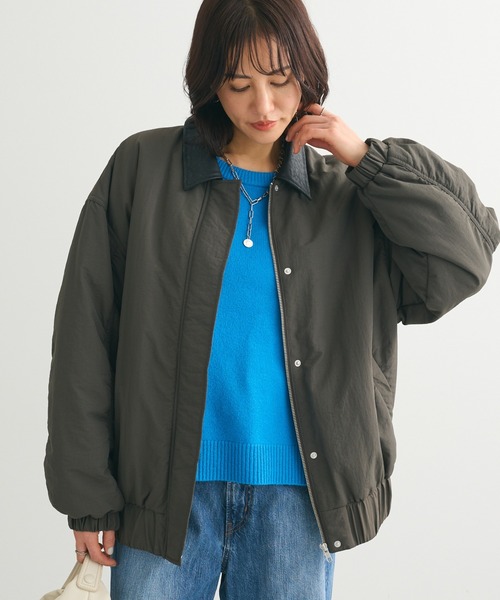 ELENCARE DUE（エレンカーレデュエ）の「・ELENCARE DUE フェイクレザーエリブルゾン（ブルゾン・レディース・カーキ/チャコールグレー・FREE）」の2枚目の写真