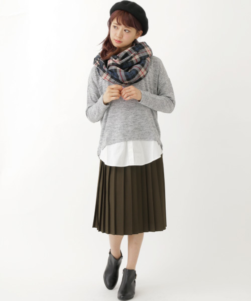 earth music&ecology（アースミュージックアンドエコロジー）の「プリーツスカート（スカート・レディース・キャメル/カーキ/ネイビー/グレー・MEDIUM/SMALL）」の14枚目の写真