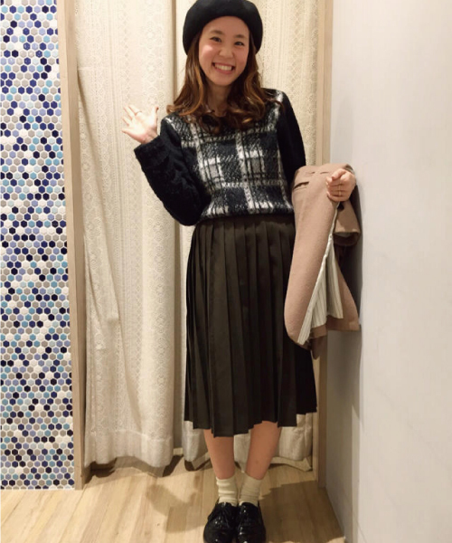 earth music&ecology（アースミュージックアンドエコロジー）の「プリーツスカート（スカート・レディース・キャメル/カーキ/ネイビー/グレー・MEDIUM/SMALL）」の15枚目の写真