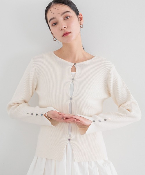 LOWRYS FARM（ローリーズファーム）の「コンパクトニットカーディガン 289298（ニット/セーター・レディース・ホワイト/ブラック/ブラウン・FREE）」の7枚目の写真