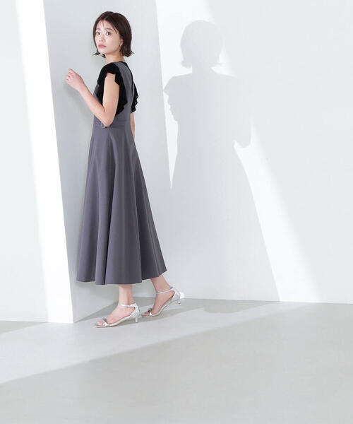 NATURAL BEAUTY BASIC（ナチュラルビューティーベーシック）の「◇Ｖネックサイドバックルジャンスカ（ジャンパースカート・レディース・チャコールグレー/ベージュ/ブラウン・MEDIUM/SMALL/P/S）」の5枚目の写真