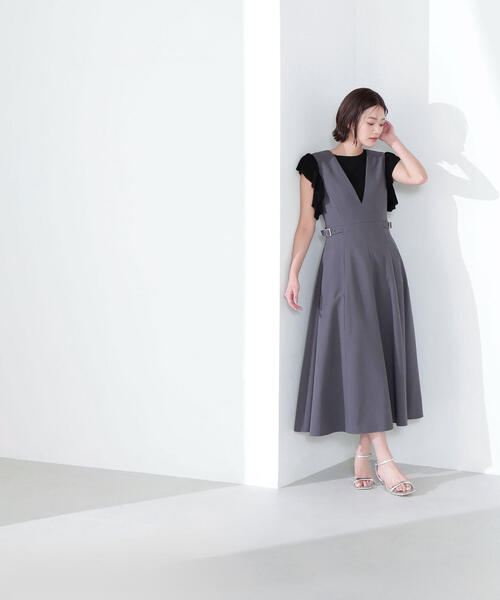 NATURAL BEAUTY BASIC（ナチュラルビューティーベーシック）の「◇Ｖネックサイドバックルジャンスカ（ジャンパースカート・レディース・チャコールグレー/ベージュ/ブラウン・MEDIUM/SMALL/P/S）」の9枚目の写真