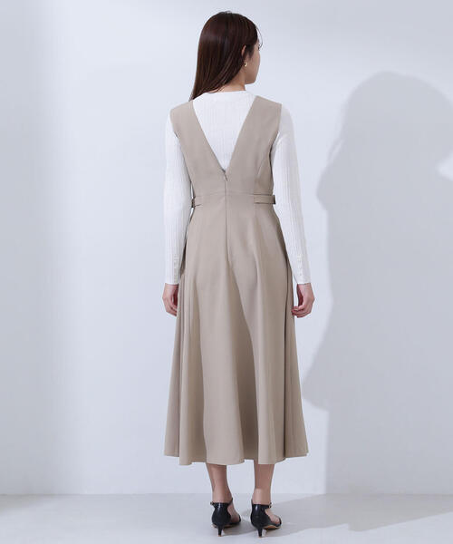NATURAL BEAUTY BASIC（ナチュラルビューティーベーシック）の「◇Ｖネックサイドバックルジャンスカ（ジャンパースカート・レディース・チャコールグレー/ベージュ/ブラウン・MEDIUM/SMALL/P/S）」の21枚目の写真