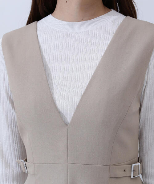 NATURAL BEAUTY BASIC（ナチュラルビューティーベーシック）の「◇Ｖネックサイドバックルジャンスカ（ジャンパースカート・レディース・チャコールグレー/ベージュ/ブラウン・MEDIUM/SMALL/P/S）」の22枚目の写真